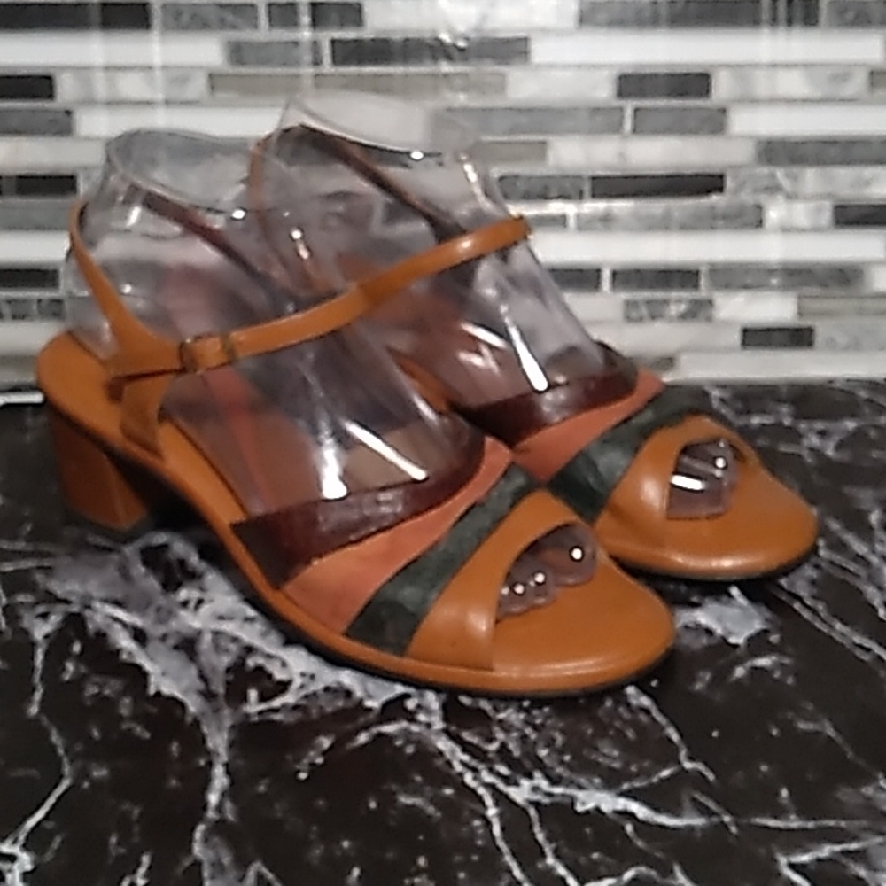 Vintage 1960s Cats Paw Heels 8w Slings